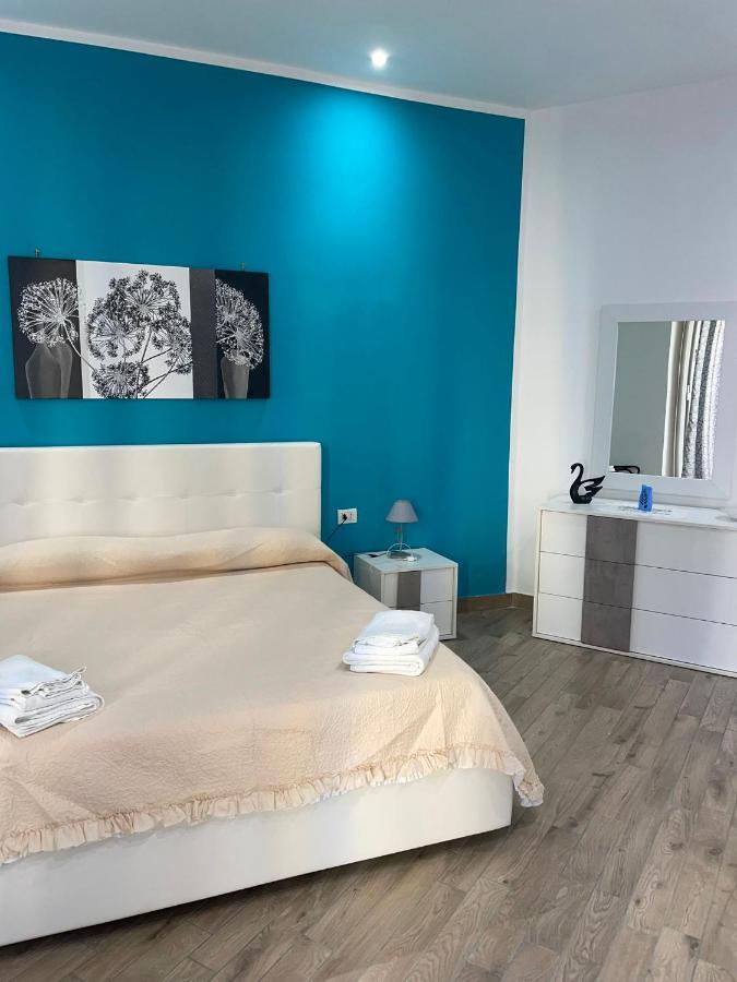 Dormire A Napoli Centro Holiday House Casa Vacanza Εξωτερικό φωτογραφία