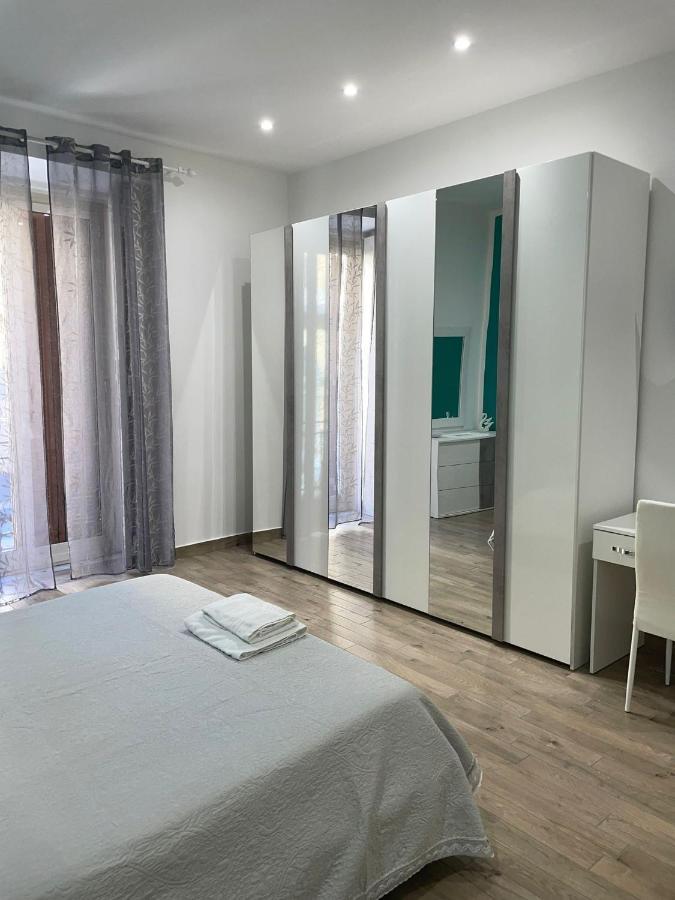 Dormire A Napoli Centro Holiday House Casa Vacanza Εξωτερικό φωτογραφία
