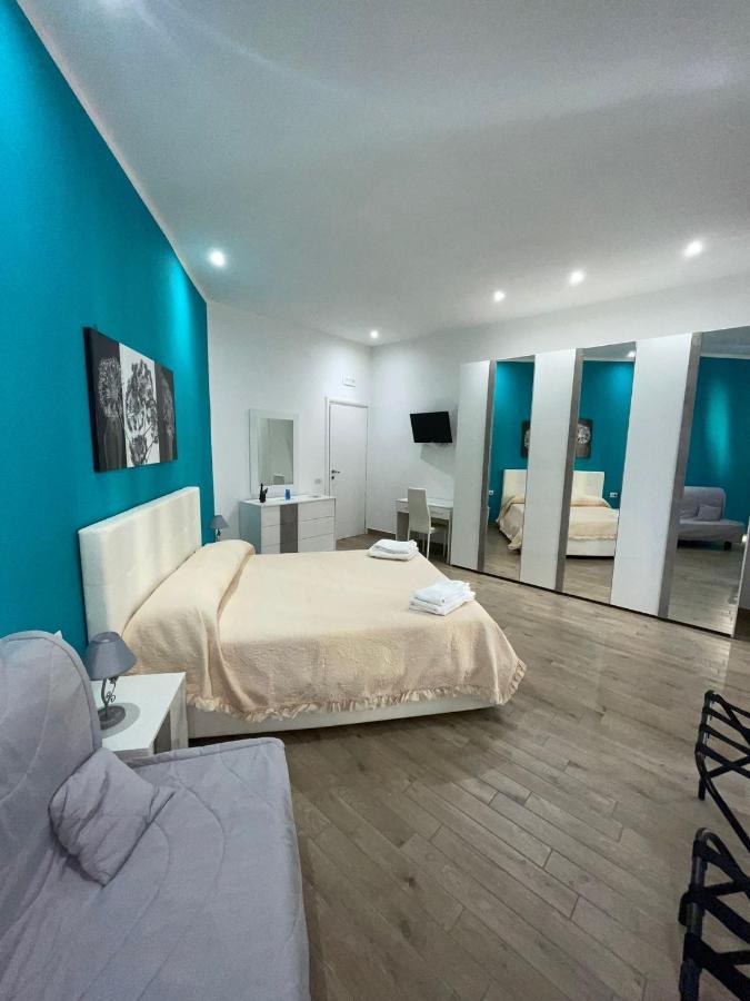 Dormire A Napoli Centro Holiday House Casa Vacanza Εξωτερικό φωτογραφία