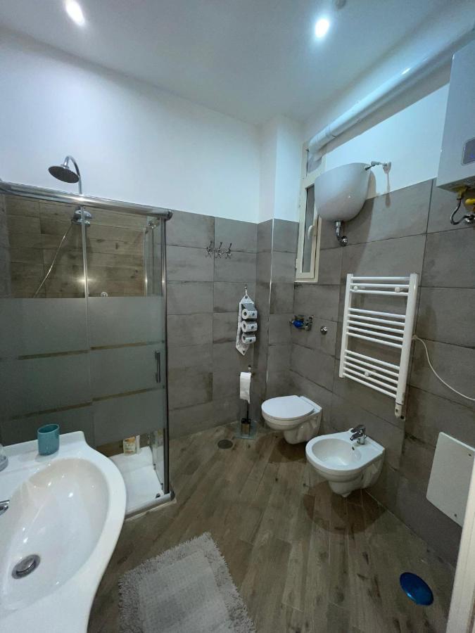 Dormire A Napoli Centro Holiday House Casa Vacanza Εξωτερικό φωτογραφία