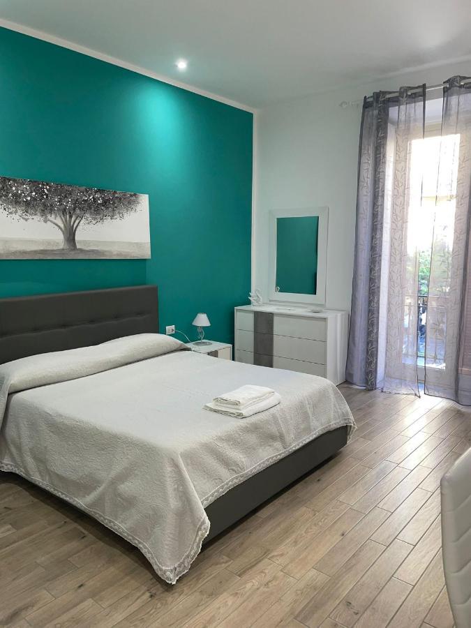 Dormire A Napoli Centro Holiday House Casa Vacanza Εξωτερικό φωτογραφία