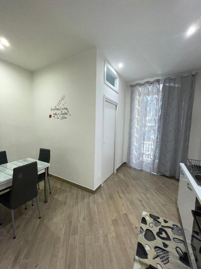 Dormire A Napoli Centro Holiday House Casa Vacanza Εξωτερικό φωτογραφία