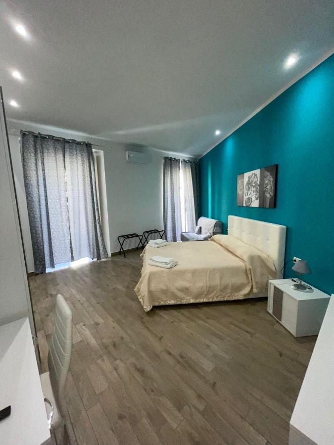 Dormire A Napoli Centro Holiday House Casa Vacanza Εξωτερικό φωτογραφία