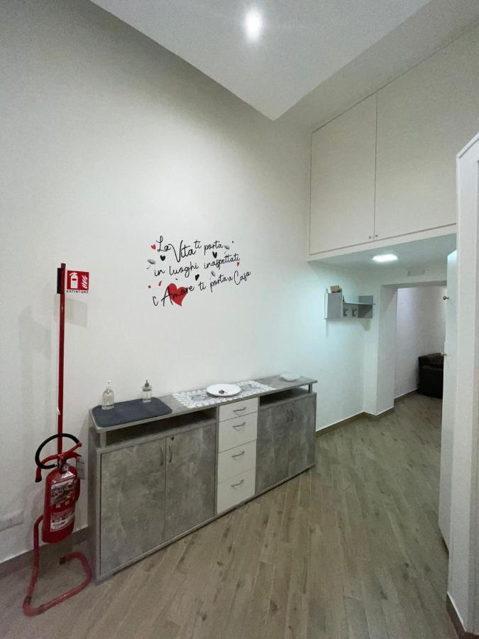 Dormire A Napoli Centro Holiday House Casa Vacanza Εξωτερικό φωτογραφία