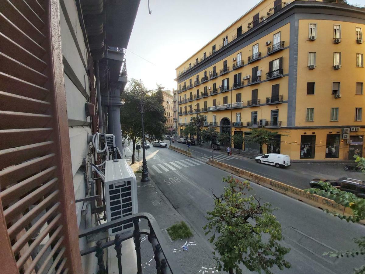 Dormire A Napoli Centro Holiday House Casa Vacanza Εξωτερικό φωτογραφία