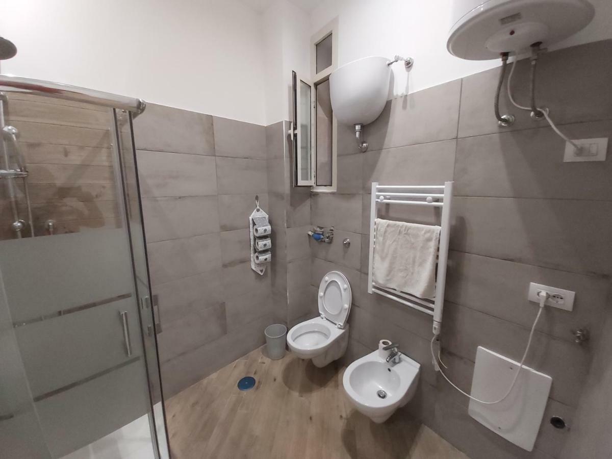 Dormire A Napoli Centro Holiday House Casa Vacanza Εξωτερικό φωτογραφία