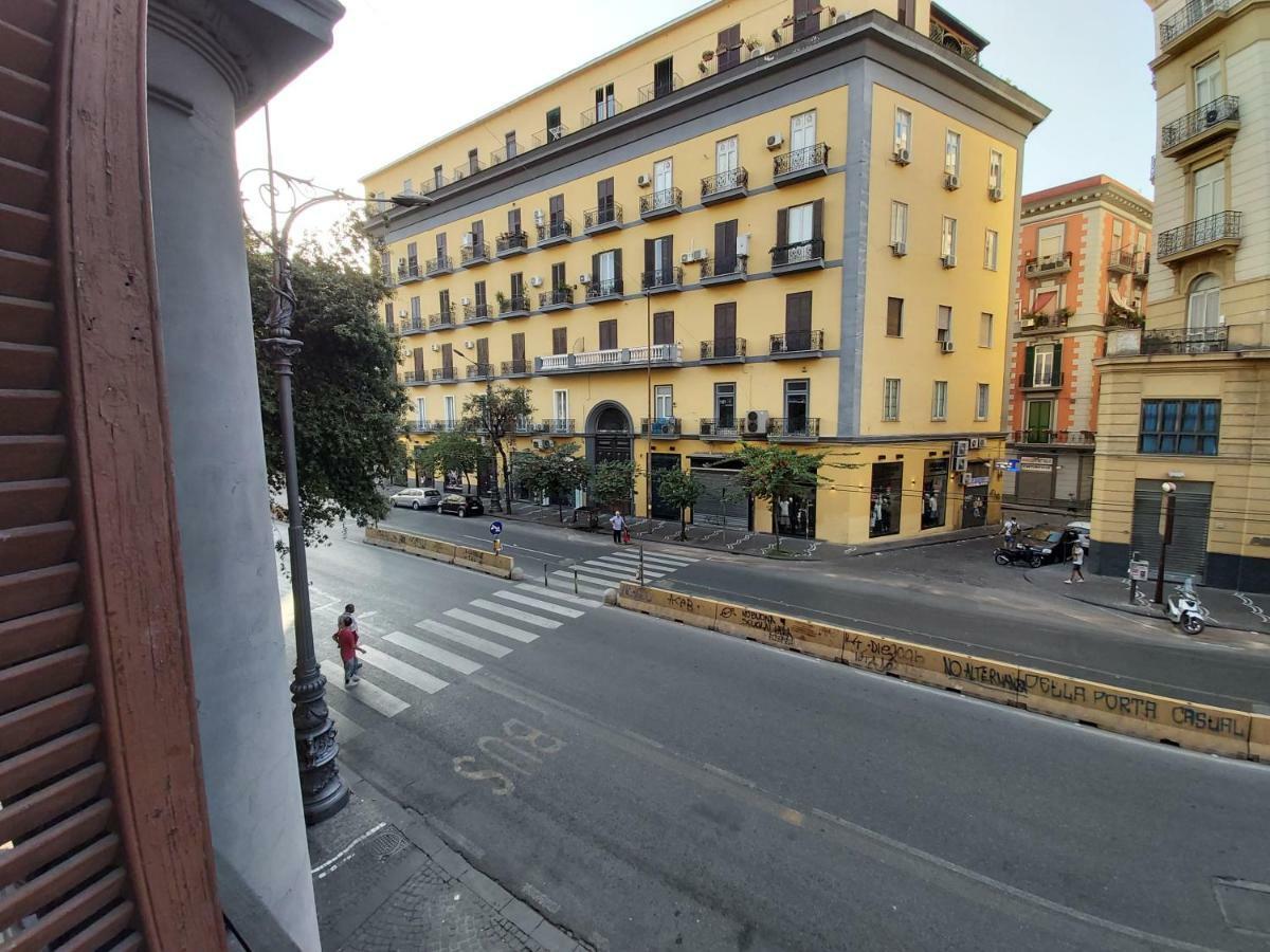 Dormire A Napoli Centro Holiday House Casa Vacanza Εξωτερικό φωτογραφία