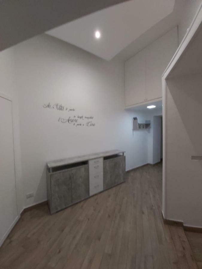 Dormire A Napoli Centro Holiday House Casa Vacanza Εξωτερικό φωτογραφία