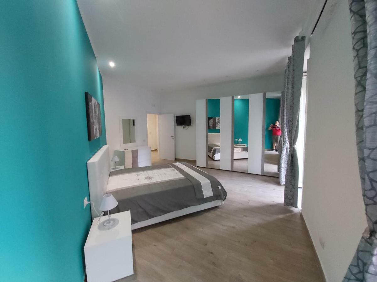 Dormire A Napoli Centro Holiday House Casa Vacanza Εξωτερικό φωτογραφία
