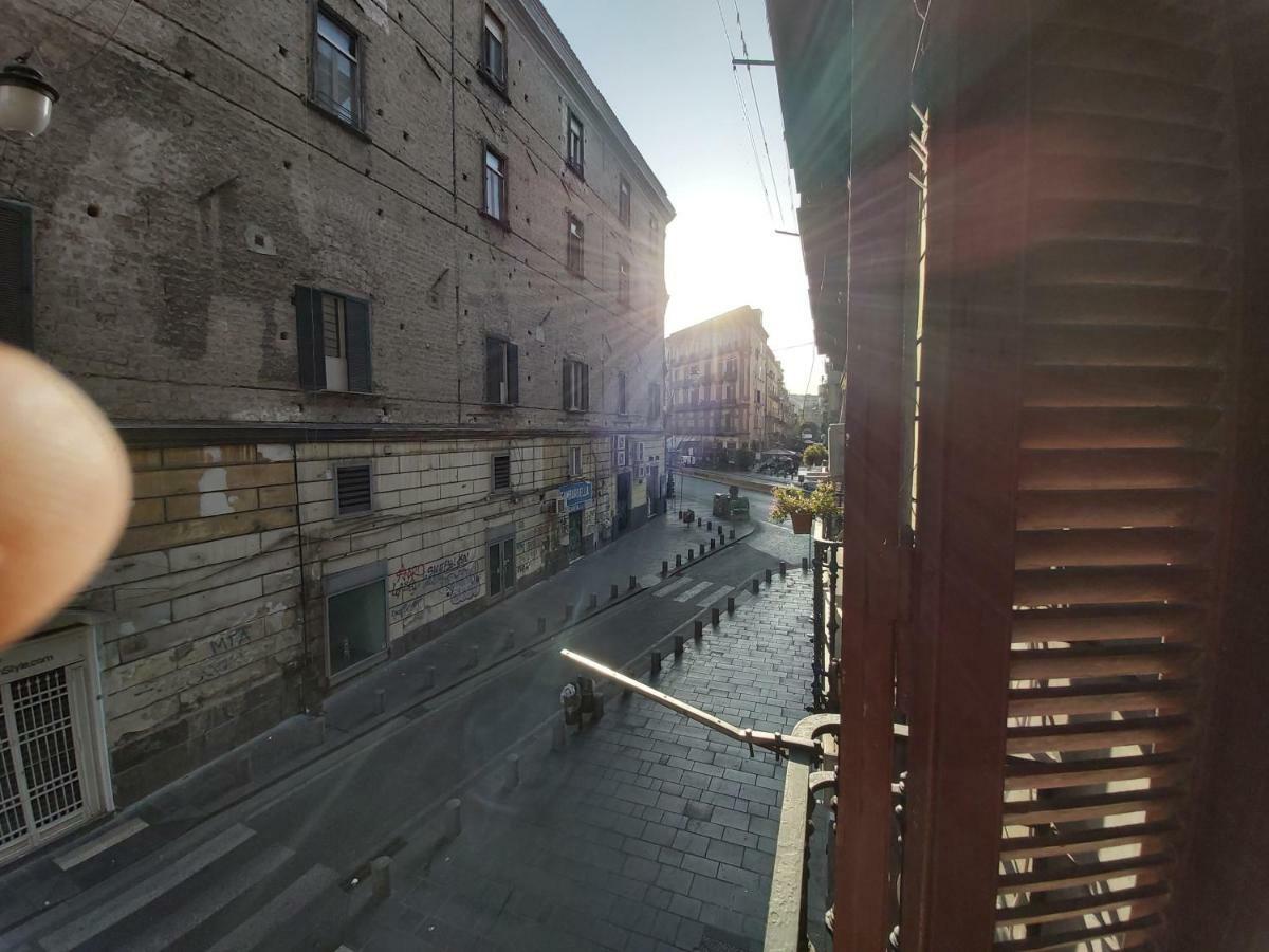 Dormire A Napoli Centro Holiday House Casa Vacanza Εξωτερικό φωτογραφία